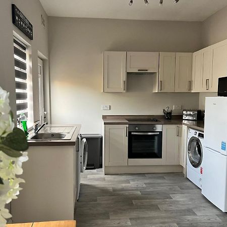 Kim Family Holiday Get-Away 4 Bedrooms 2 Baths ブラックプール エクステリア 写真