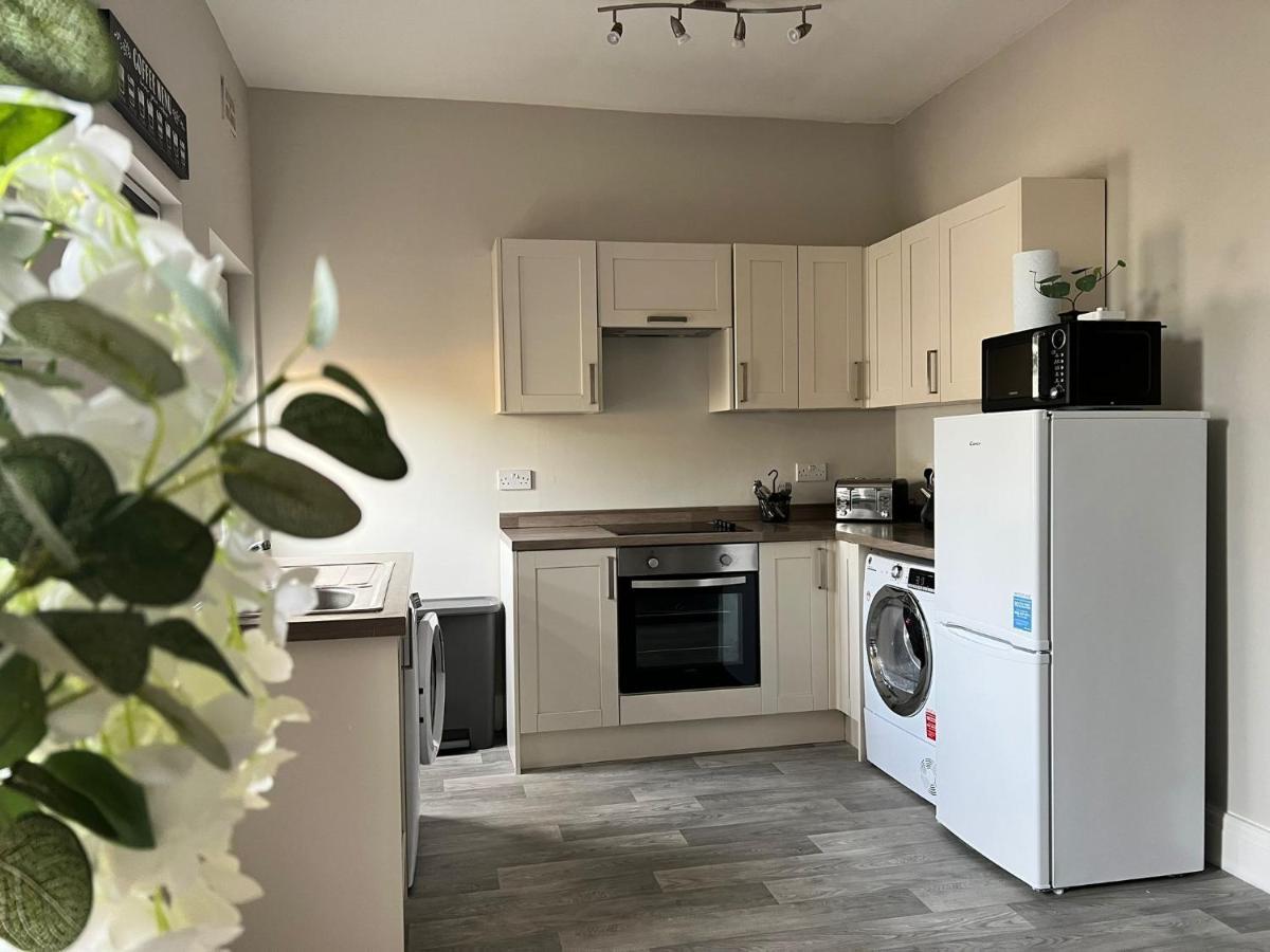 Kim Family Holiday Get-Away 4 Bedrooms 2 Baths ブラックプール エクステリア 写真