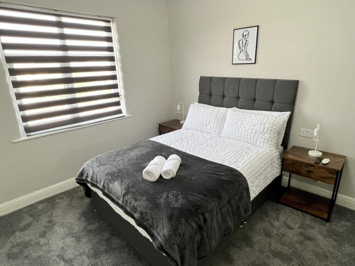 Kim Family Holiday Get-Away 4 Bedrooms 2 Baths ブラックプール エクステリア 写真