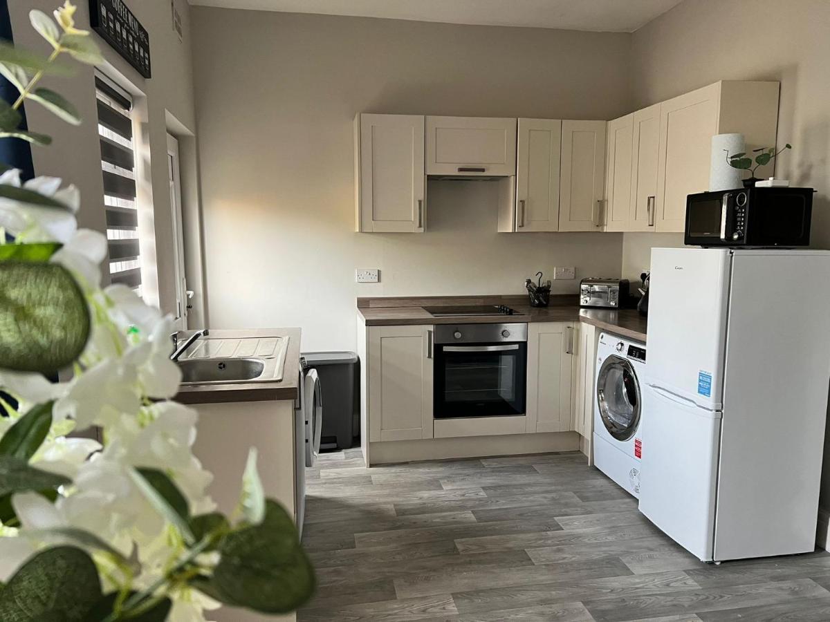 Kim Family Holiday Get-Away 4 Bedrooms 2 Baths ブラックプール エクステリア 写真