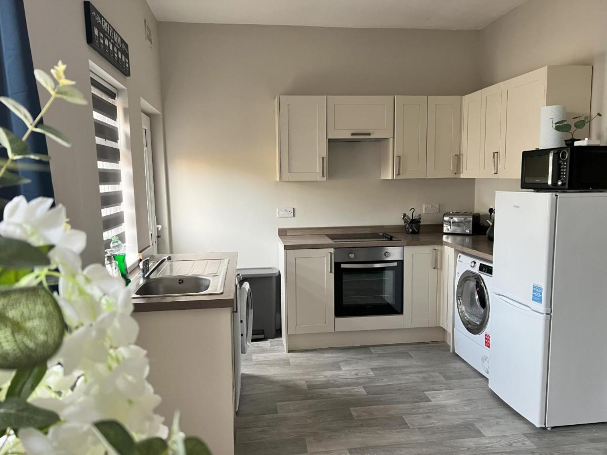 Kim Family Holiday Get-Away 4 Bedrooms 2 Baths ブラックプール エクステリア 写真