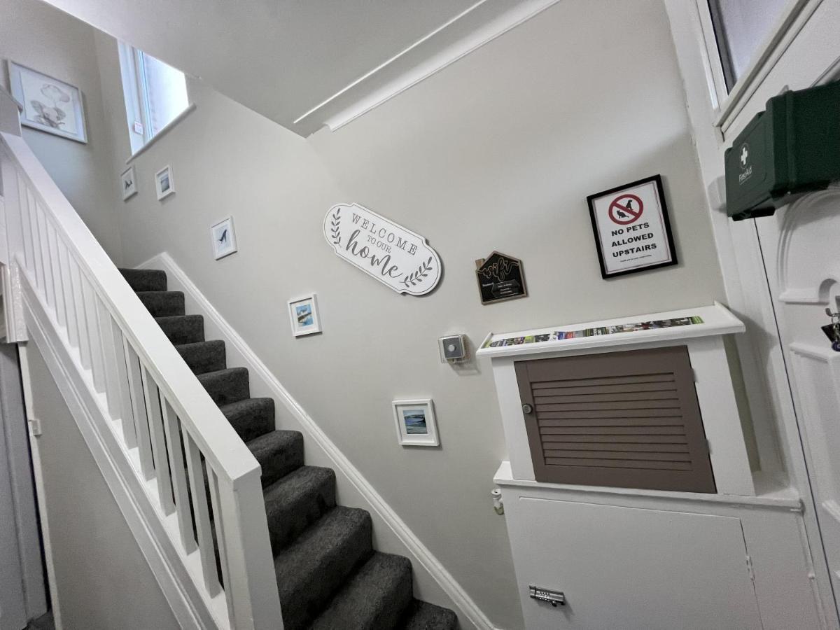 Kim Family Holiday Get-Away 4 Bedrooms 2 Baths ブラックプール エクステリア 写真