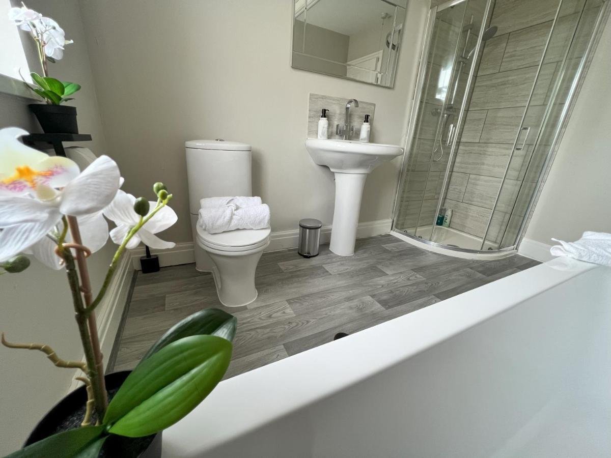 Kim Family Holiday Get-Away 4 Bedrooms 2 Baths ブラックプール エクステリア 写真