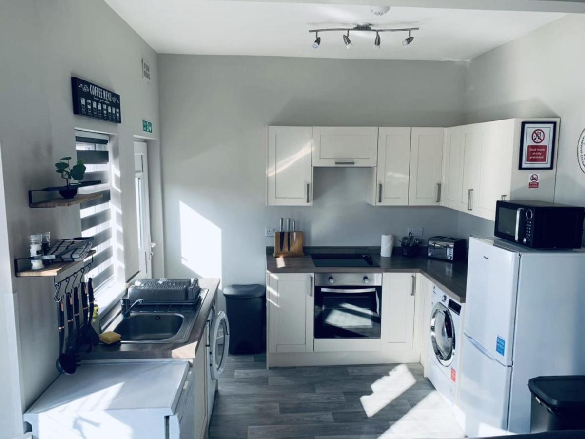 Kim Family Holiday Get-Away 4 Bedrooms 2 Baths ブラックプール エクステリア 写真